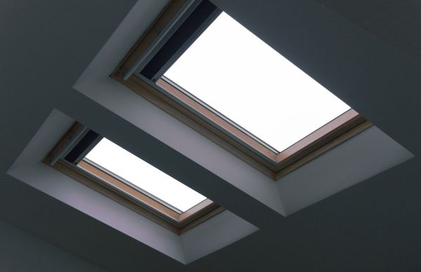 Fenêtres de toit velux : illuminez et isolez votre intérieur