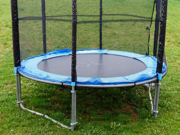 Quels sont les bienfaits d'un trampoline dans votre jardin ?