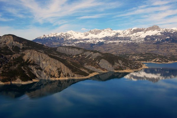 Comment aménager une serre d'intérieur pour la culture de plantes exotiques ?