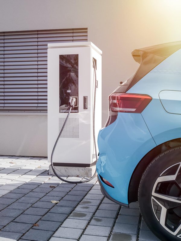 Mobilité durable : L'essor des voitures électriques et des bornes de recharge électrique
